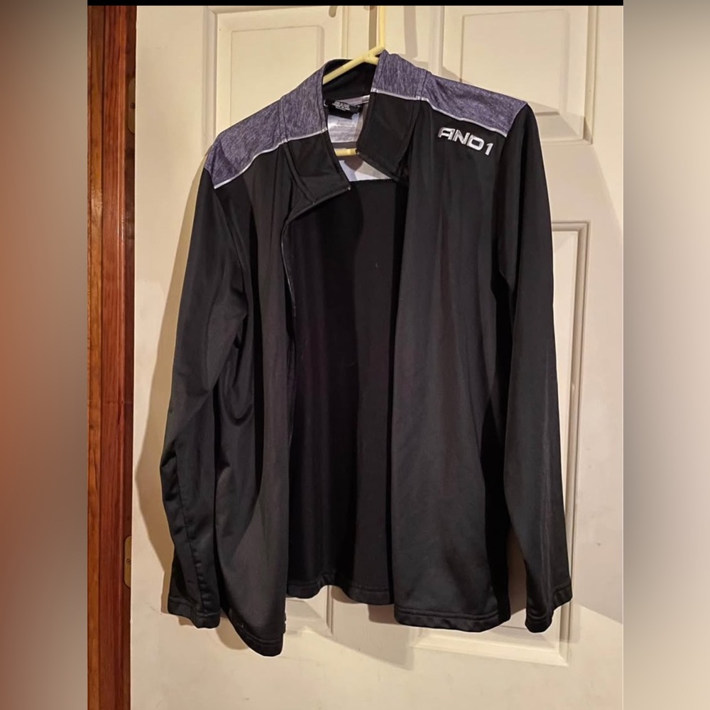 AND1 Men's Black and Gray Windbreaker